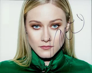 Olivia Dudley autograph