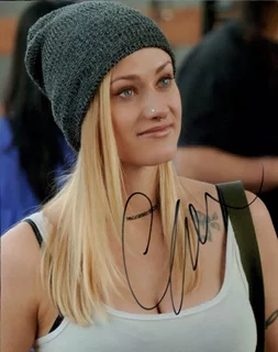 Olivia Dudley autograph