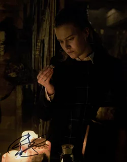 Tiera Skovbye autograph