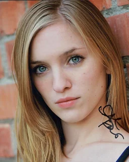 Amanda Bauer autograph