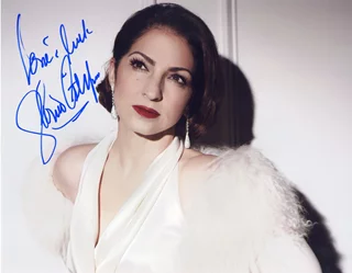 Gloria Estefan autograph