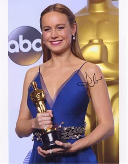 Brie Larson autograph