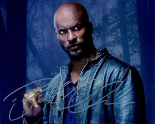 Ricky Whittle autograph