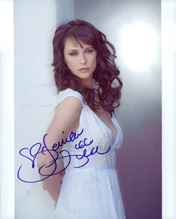 Jennifer Love Hewitt autograph