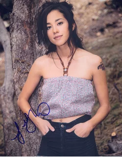 Seychelle Gabriel autograph