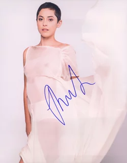 Rosa Salazar autograph