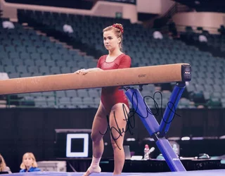 Haley Lu Richardson autograph