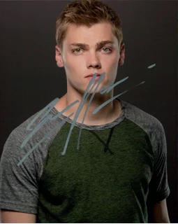 Levi Meaden autograph