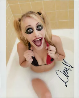 Dani Sciacca autograph