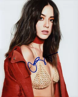 Chloe Bennet autograph