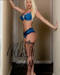 Kelsey Turner autograph