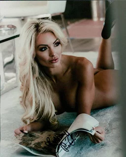 Bethany Giura autograph