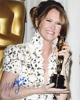 Melissa Leo autograph