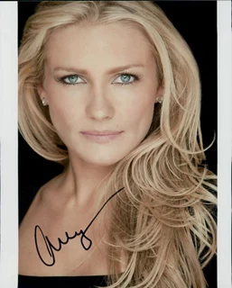 Anya Benton autograph