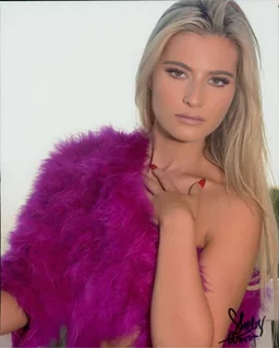 Shelby Brooke autograph