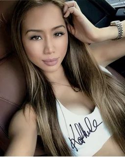 Kathryn Le autograph