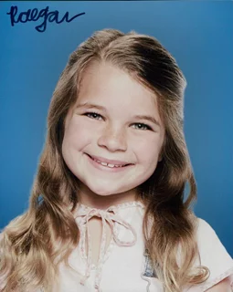 Raegan Revord autograph