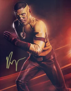 Keiynan Lonsdale autograph