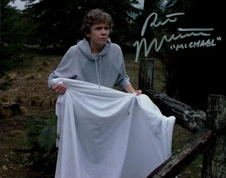 Robert MacNaughton autograph