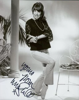 Una Stubbs autograph