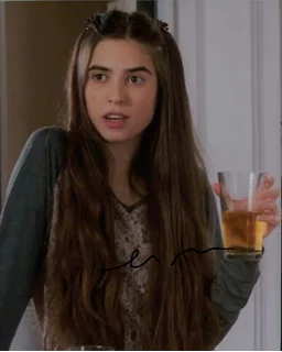 Clara Mamet autograph