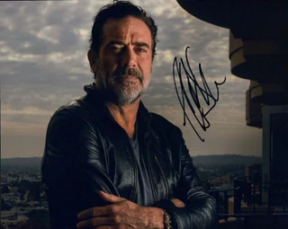 Jeffrey Dean Morgan autograph