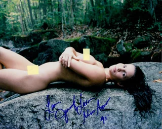 Jennifer Lavoie autograph