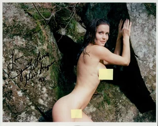 Jennifer Lavoie autograph