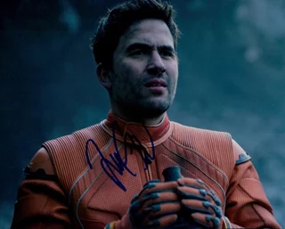 Ignacio Serricchio autograph