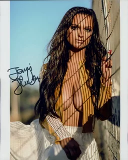Jamie Leigh Thornton autograph