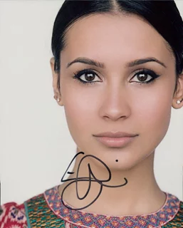 Sophia Ali autograph