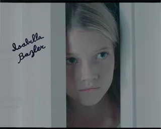 Isabella Bazler autograph