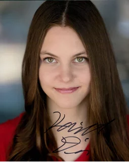 Kaitlyn Dias autograph