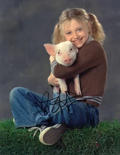 Dakota Fanning autograph