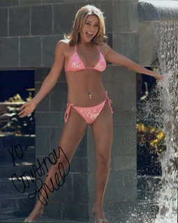 Courtney Friel autograph