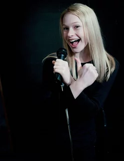 Rachelle Henry autograph