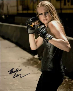 Rachelle Henry autograph