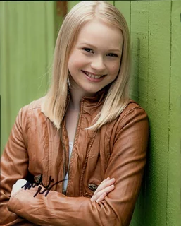 Rachelle Henry autograph