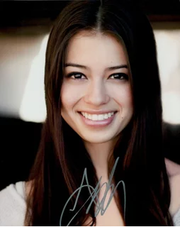 Amber Midthunder autograph