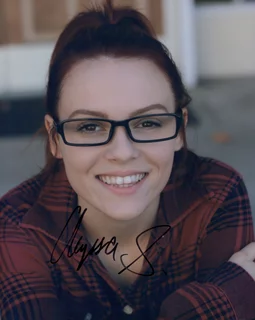 Alyssa Elle Steinacker autograph
