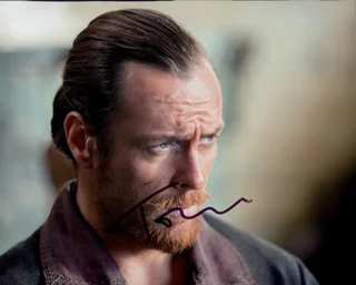 Toby Stephens autograph