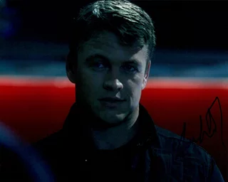 Luke Hemsworth autograph