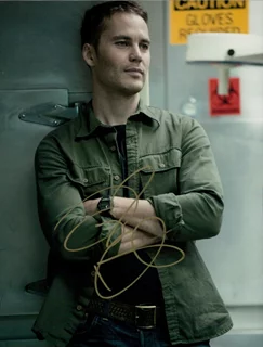 Taylor Kitsch autograph