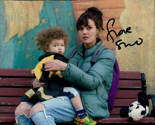 Frankie Shaw autograph