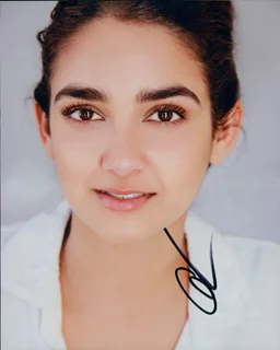 Geraldine Viswanathan autograph