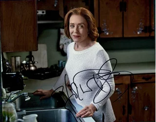 Holland Taylor autograph