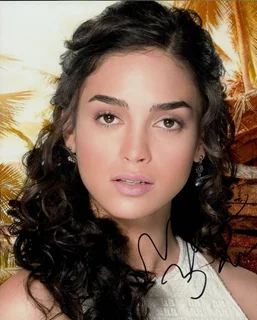 Melissa Barrera autograph