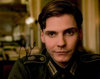 Daniel Bruhl autograph