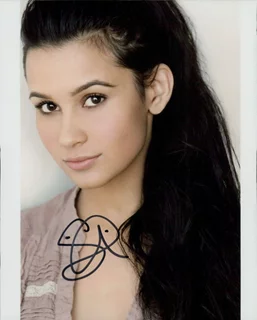 Sophia Ali autograph