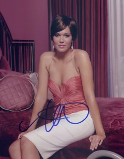 Mandy Moore autograph